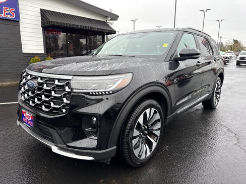 Used 2025 Ford Explorer Platinum w/ LUX Leather Package image 2