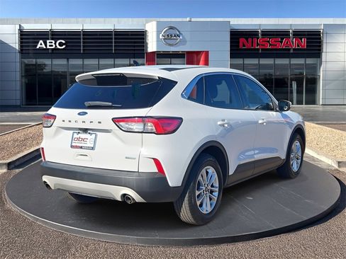 Used 2020 Ford Escape SE image 5