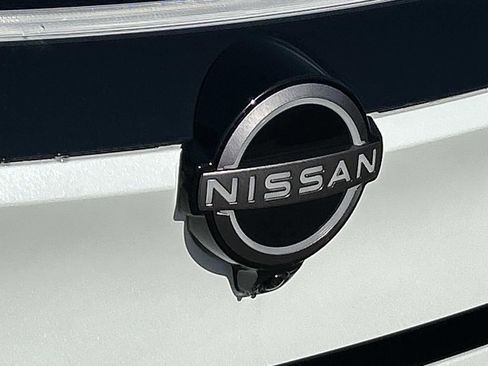 New 2026 Nissan Leaf Platinum+ w/ Cargo Package (Platinum+) FWD image 11