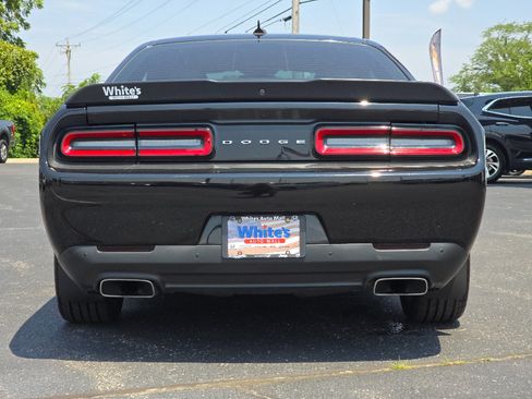 Used 2017 Dodge Challenger R/T Plus RWD image 9