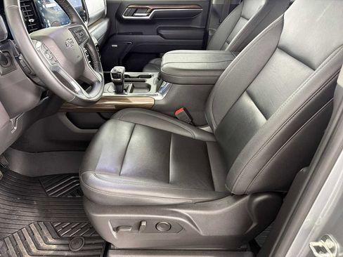 Used 2024 Chevrolet Silverado 1500 LT Trail Boss w/ LT Trail Boss Premium Package AWD/4WD image 7
