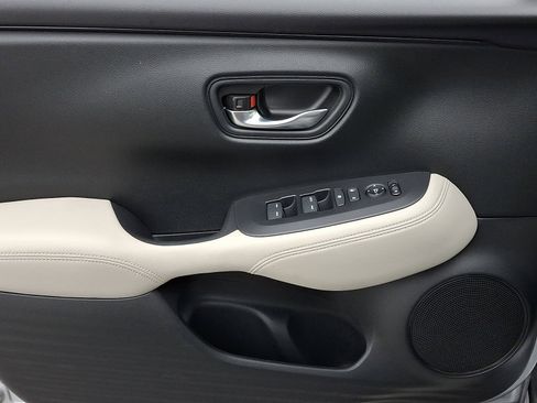 Used 2023 Honda HR-V LX image 12