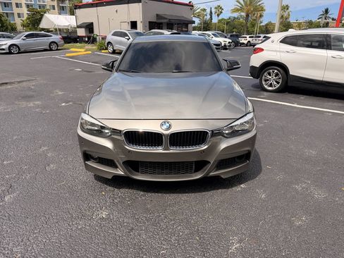 Used 2017 BMW 320i Sedan RWD image 2