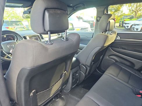 Used 2019 Jeep Grand Cherokee Laredo image 15