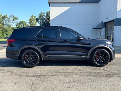 Used 2022 Ford Explorer ST w/ ST Street Pack AWD/4WD image 2