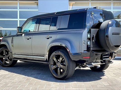 New 2026 Land Rover Defender 110 V8 AWD/4WD image 3