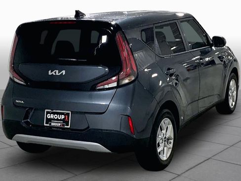 Used 2025 Kia Soul LX w/ LX Technology Package FWD image 12