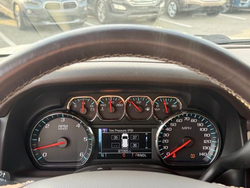 Used 2020 GMC Yukon XL SLE w/ SLE Value Package RWD image 21