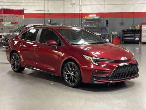 Certified 2023 Toyota Corolla SE image 2