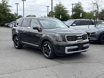 Used 2024 Kia Telluride S w/ S Sunroof Package