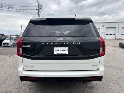 Used 2025 Ford Expedition Max Active AWD/4WD image 5