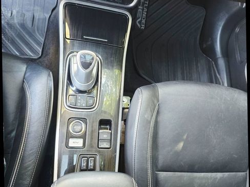 Used 2018 Mitsubishi Outlander SEL image 19