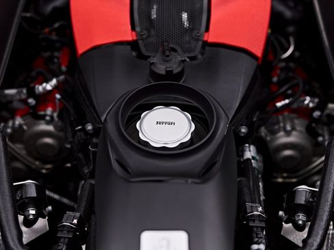 Used 2020 Ferrari F8 Tributo RWD image 39