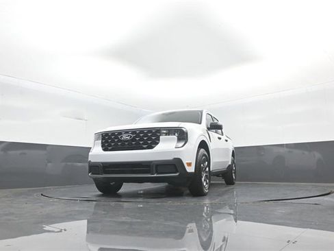 New 2025 Ford Maverick XLT image 33