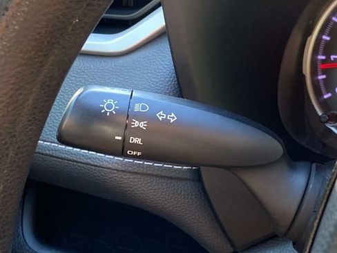 Used 2021 Toyota RAV4 LE FWD image 21