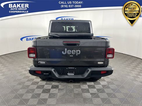 Used 2020 Jeep Gladiator Overland w/ Popular Equipment Package image 9
