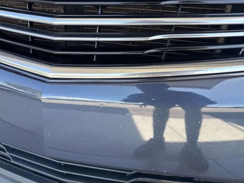 Used 2019 Cadillac XT5 FWD image 21