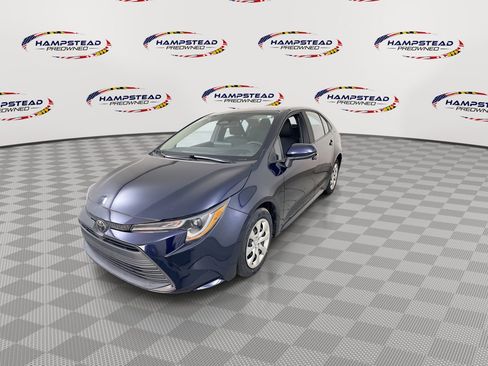 Used 2023 Toyota Corolla LE FWD image 4