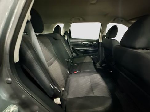 Used 2020 Nissan Rogue S image 22