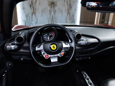 Used 2022 Ferrari F8 Tributo image 15