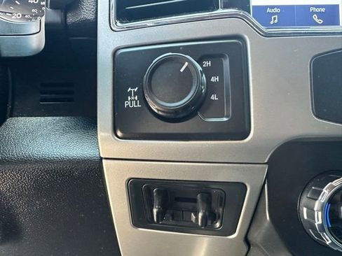 Used 2022 Ford F250 Lariat w/ Black Appearance Package image 15