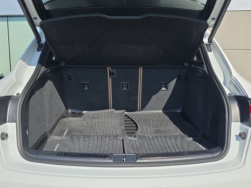 Certified 2023 Porsche Macan S AWD/4WD image 17