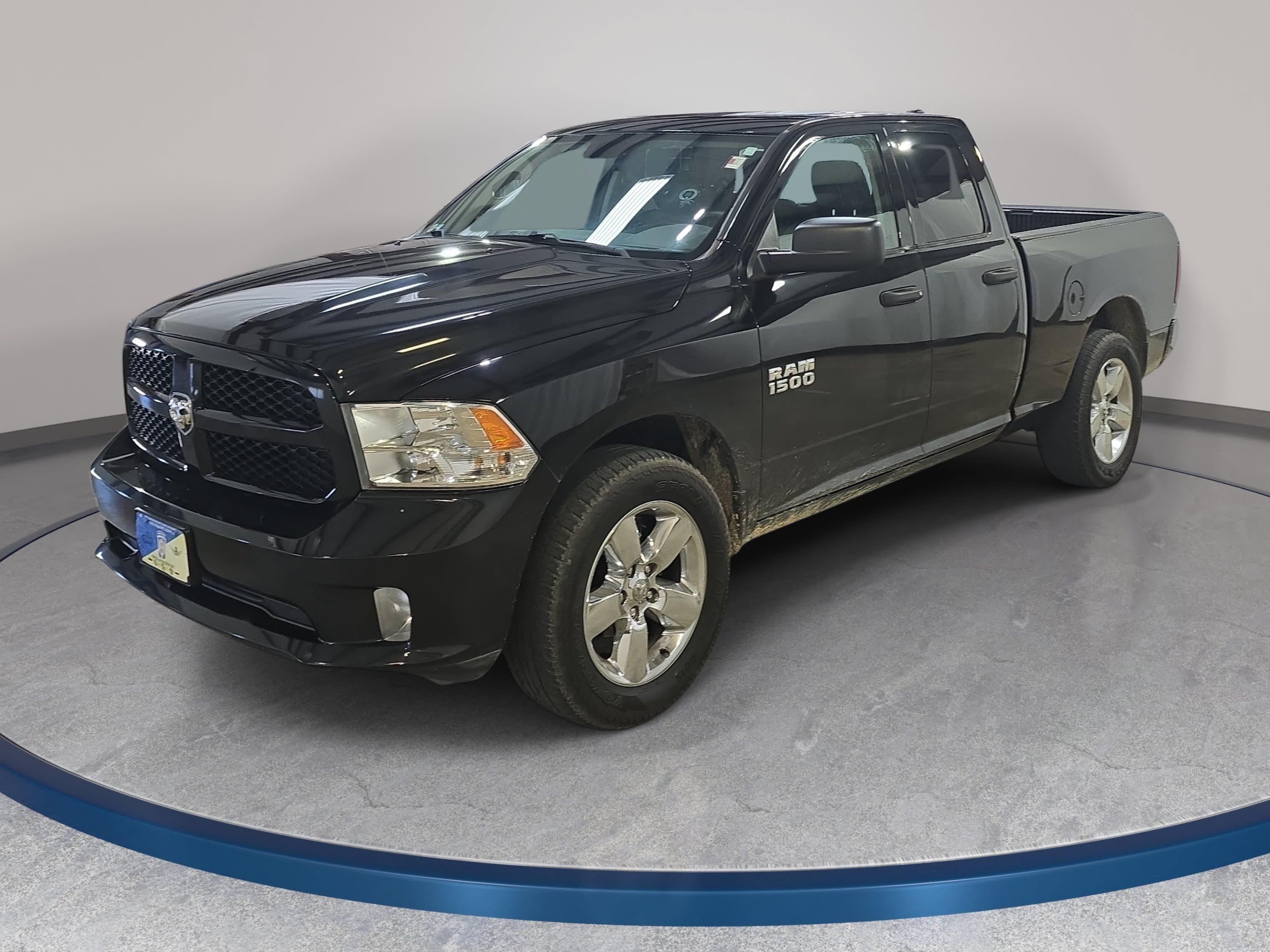 Used 2018 RAM 1500 Express w/ Express Value Package AWD/4WD image 1