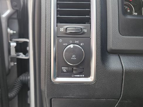 Used 2019 RAM 1500 Big Horn image 18