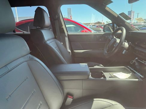 Used 2025 Hyundai Santa Fe Calligraphy image 10