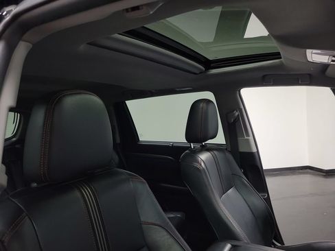 Used 2019 Toyota Highlander SE AWD/4WD image 34