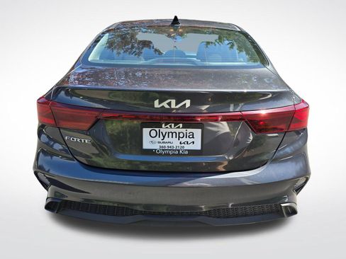 Used 2023 Kia Forte LXS FWD image 5
