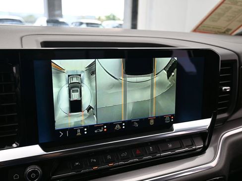 Used 2024 Chevrolet Silverado 1500 High Country w/ Technology Package image 29