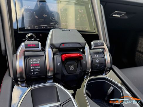 Used 2024 Lamborghini Urus S image 17