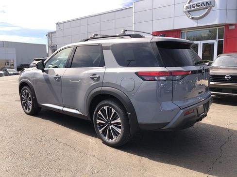 New 2026 Nissan Pathfinder Platinum image 12