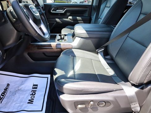 Used 2024 GMC Sierra 2500 SLT w/ SLT Premium Package image 12