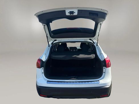 Used 2018 Nissan Rogue Sport S w/ S Appearance Package image 9