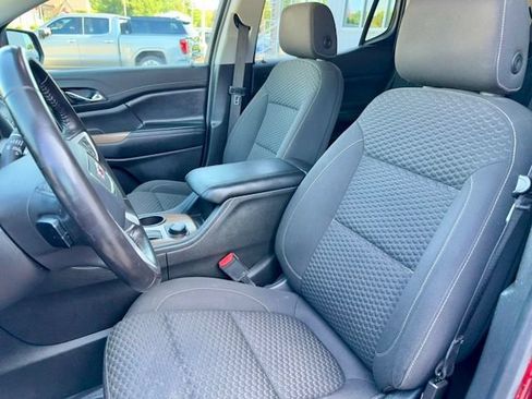 Used 2019 GMC Acadia SLE FWD image 14