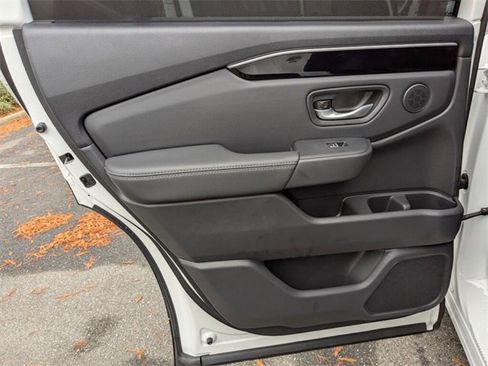 New 2025 Honda Pilot Touring image 38