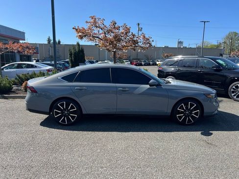 Used 2025 Honda Accord Touring image 6