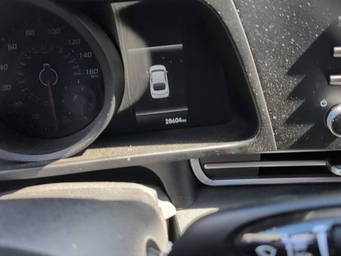 Used 2023 Hyundai Elantra SEL FWD image 2