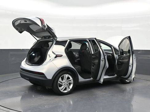 Used 2023 Chevrolet Bolt LT FWD image 27