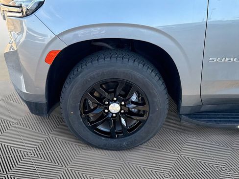 Used 2023 Chevrolet Suburban LT image 32