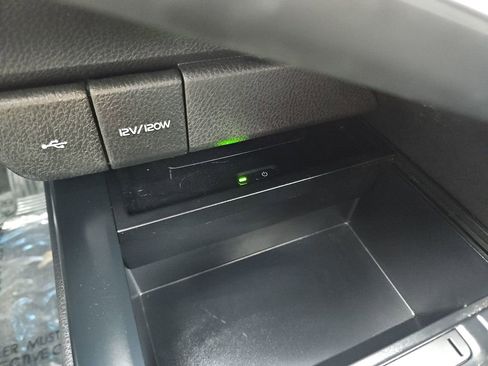 Used 2020 Toyota Camry XLE image 21