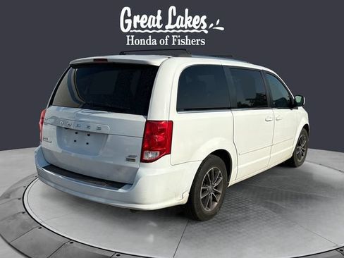 Used 2017 Dodge Grand Caravan SXT FWD image 5