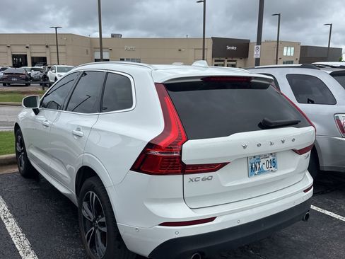 Used 2019 Volvo XC60 T6 Momentum w/ Premium Package AWD/4WD image 4