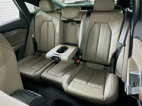 Used 2025 Audi Q5 Prestige image 11