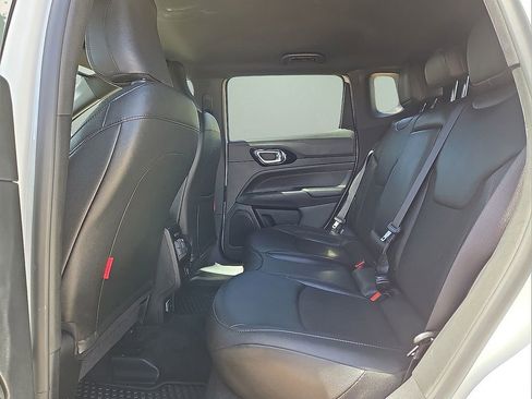 Used 2025 Jeep Compass Trailhawk AWD/4WD image 15
