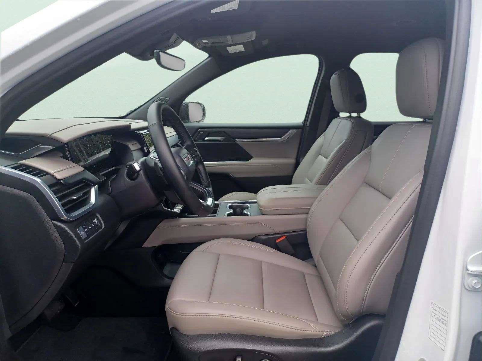 Used 2026 GMC Acadia AWD Elevation w/ Elevation Premium Package image 9