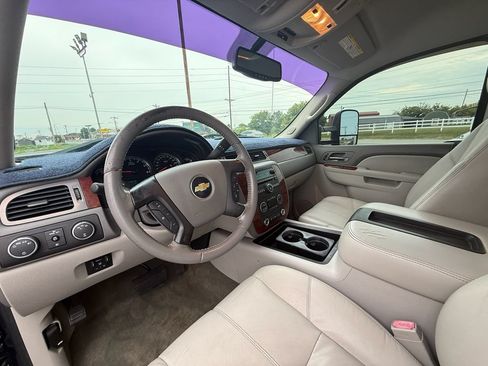 Used 2011 Chevrolet Silverado 2500 LTZ w/ LTZ Plus Package AWD/4WD image 14