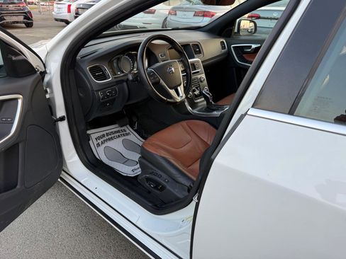 Used 2016 Volvo S60 T5 Premier image 8